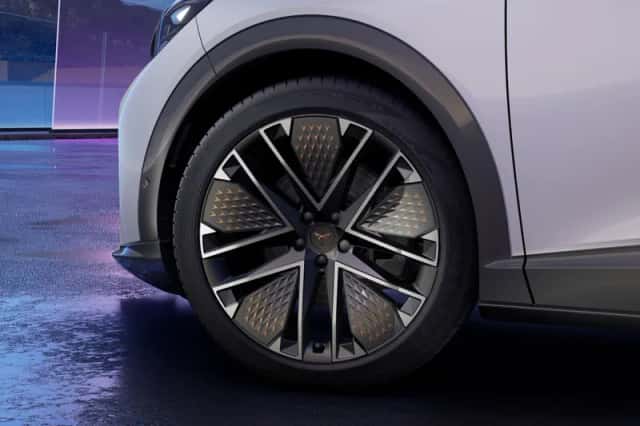 CUPRA Tavascan (2025) thumbnail 5