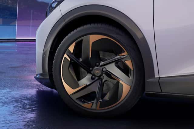 CUPRA Tavascan (2025) thumbnail 5