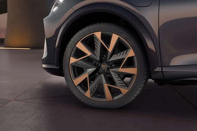 CUPRA Formentor (2025) thumbnail 5