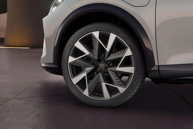 CUPRA Formentor (2025) thumbnail 5