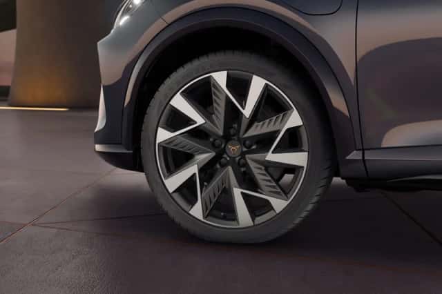 CUPRA Formentor (2025) thumbnail 5