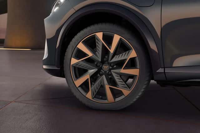 CUPRA Formentor (2025) thumbnail 5