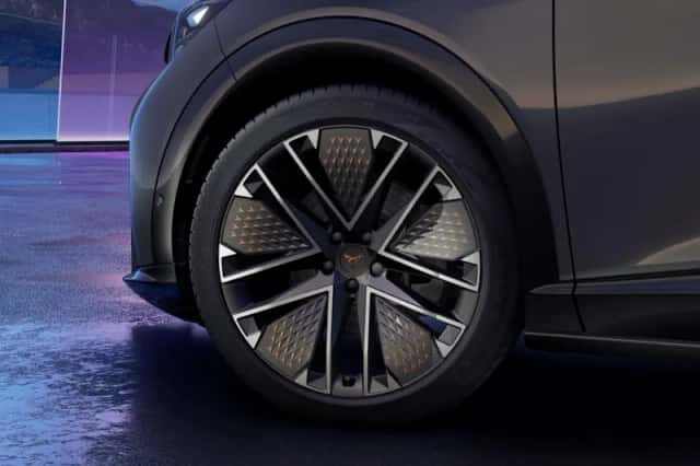 CUPRA Tavascan (2025) thumbnail 5