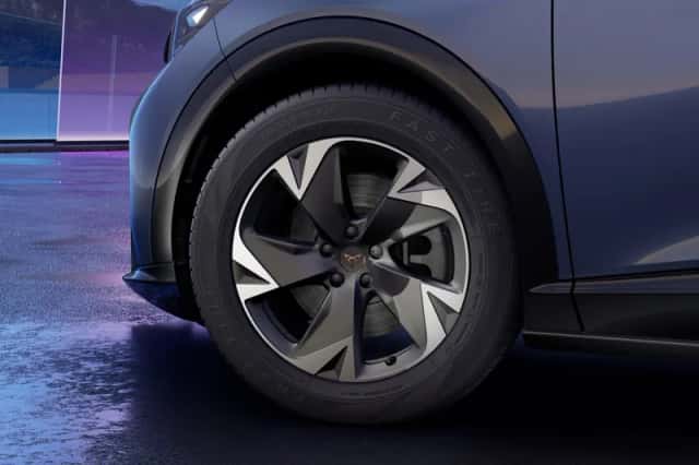 CUPRA Tavascan (2025) thumbnail 5