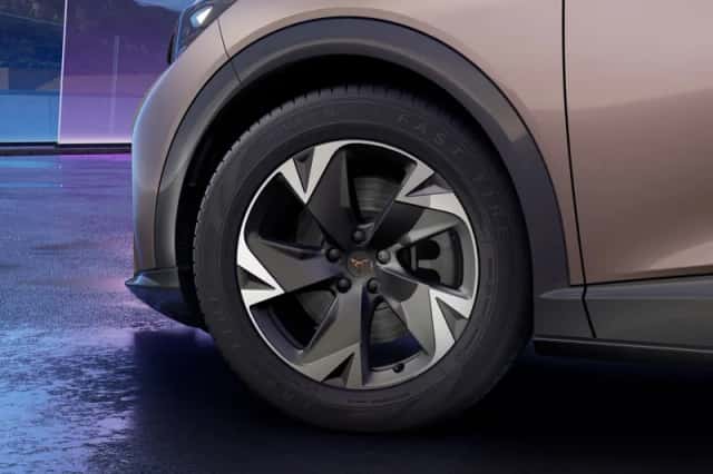 CUPRA Tavascan (2025) thumbnail 5