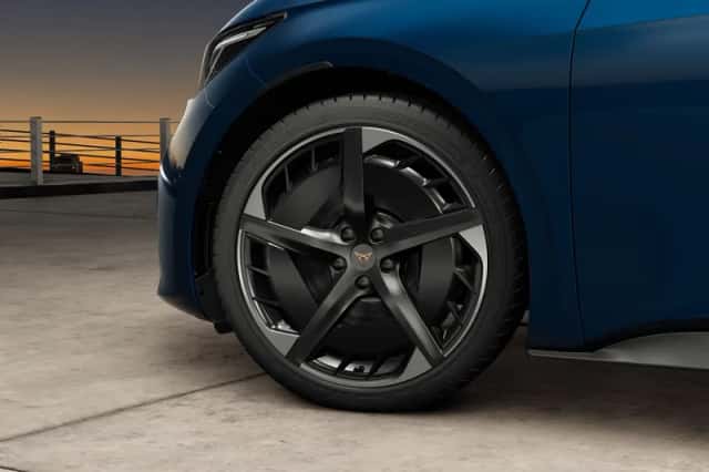 CUPRA Born (2025) thumbnail 5