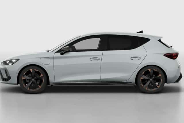 CUPRA Leon (2025) thumbnail 3