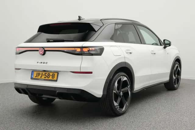 Volkswagen T-Roc (2025) thumbnail 2