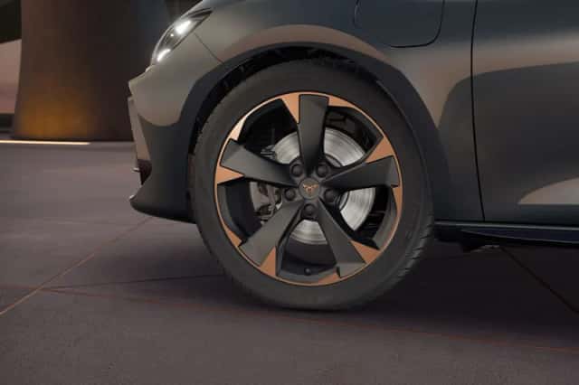 CUPRA Leon (2026) thumbnail 5