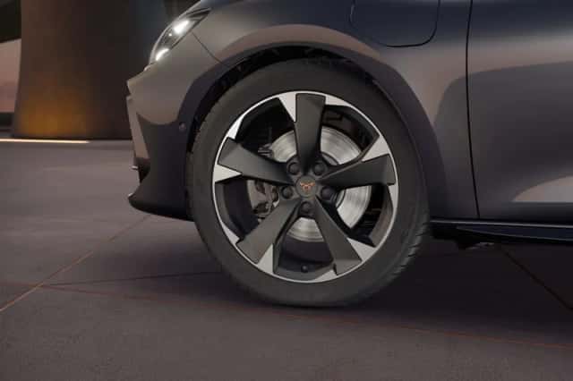 CUPRA Leon (2026) thumbnail 5