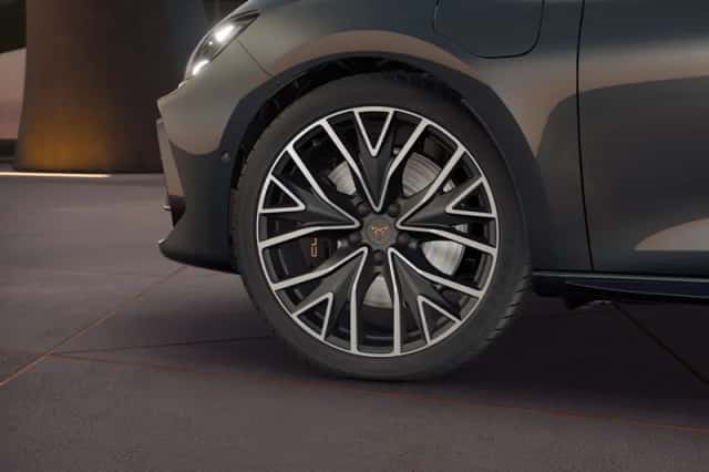 CUPRA Leon (2026) thumbnail 5