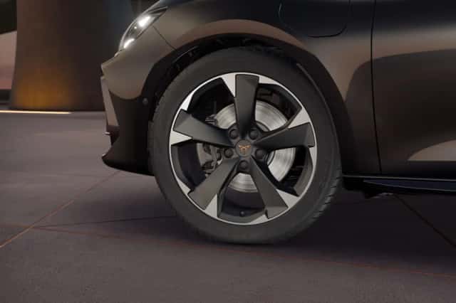 CUPRA Leon (2026) thumbnail 5