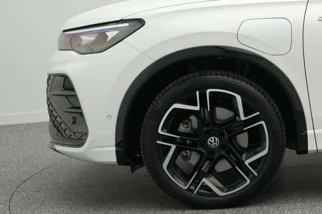 Volkswagen Tiguan (2025) thumbnail 6