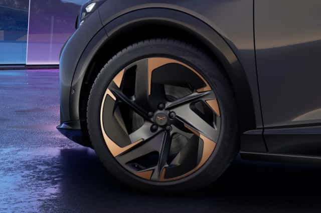CUPRA Tavascan (2026) thumbnail 5