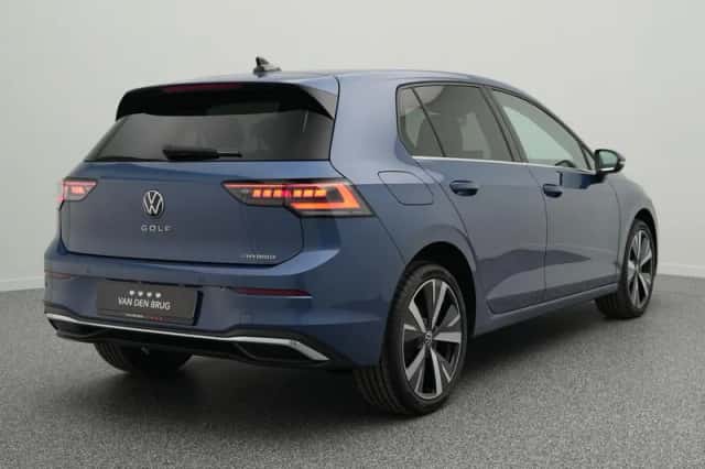 Volkswagen Golf (2026) thumbnail 2