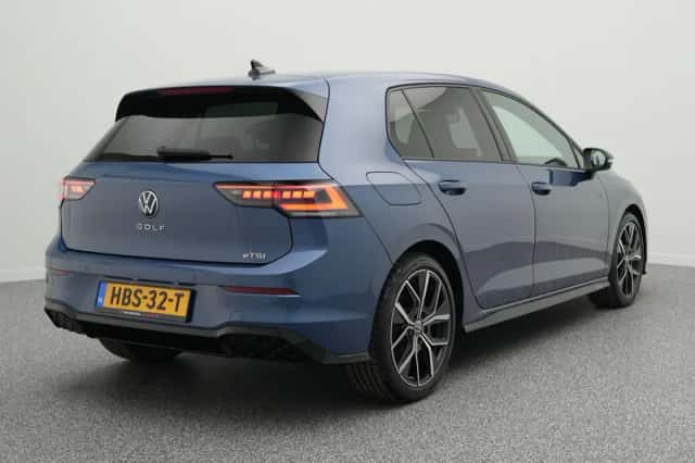 Volkswagen Golf (2025) thumbnail 2