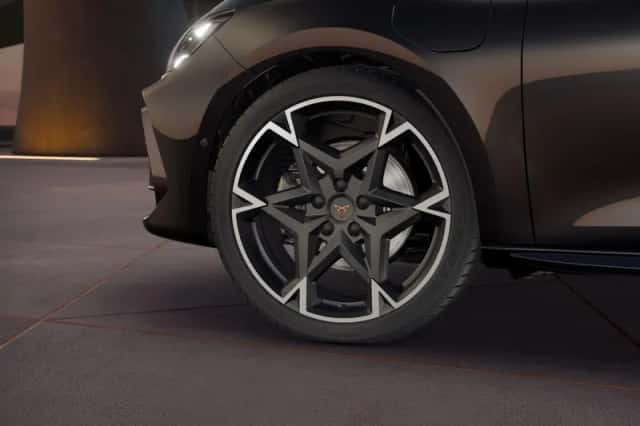 CUPRA Leon (2026) thumbnail 5