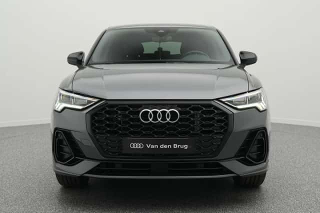 Audi Q3 (2022) thumbnail 5