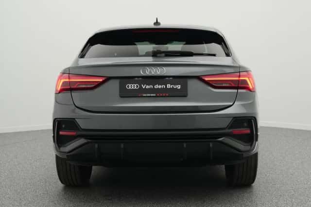 Audi Q3 (2022) thumbnail 6