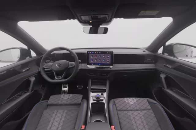 Volkswagen Tiguan (2026) thumbnail 3