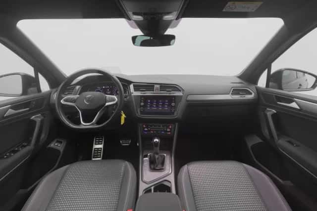 Volkswagen Tiguan (2021) thumbnail 3
