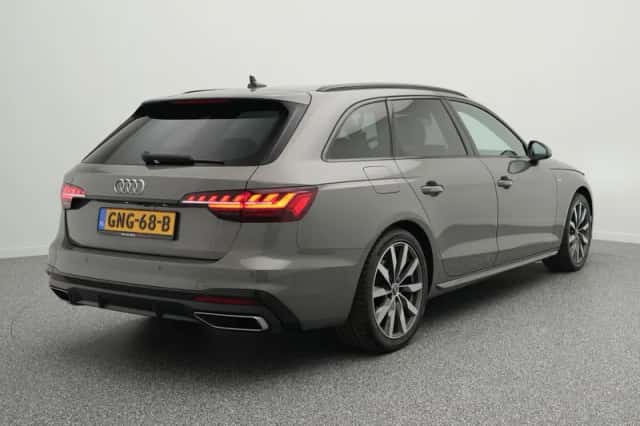 Audi A4 (2024) thumbnail 2