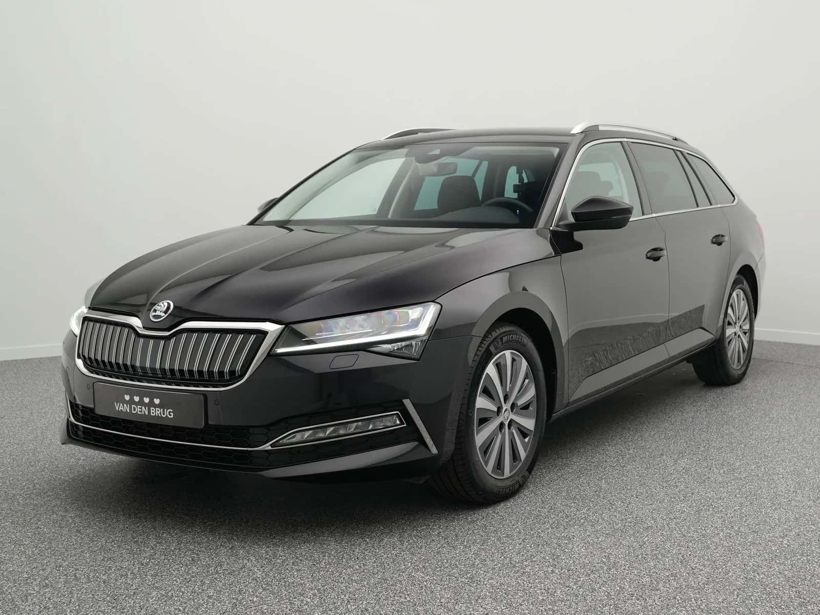 Škoda Superb (2023) — foto 1