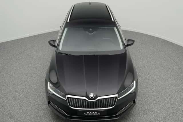 Škoda Superb (2023) thumbnail 17