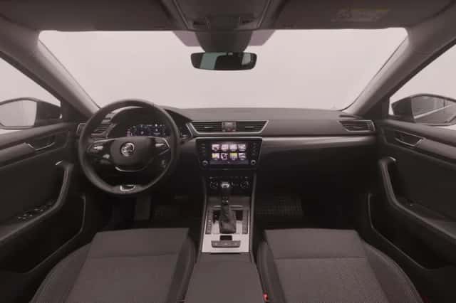 Škoda Superb (2023) thumbnail 3