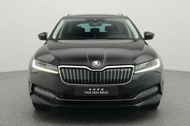 Škoda Superb (2023) thumbnail 5