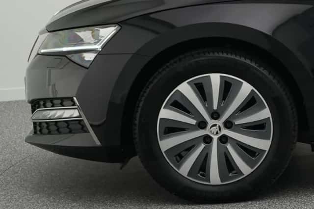 Škoda Superb (2023) thumbnail 7