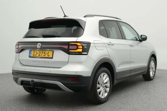 Volkswagen T-Cross (2019) thumbnail 2