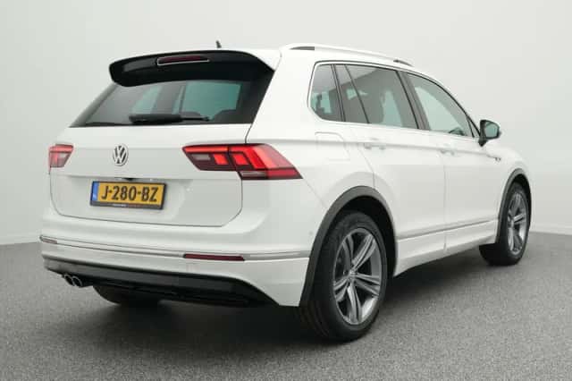 Volkswagen Tiguan (2019) thumbnail 2