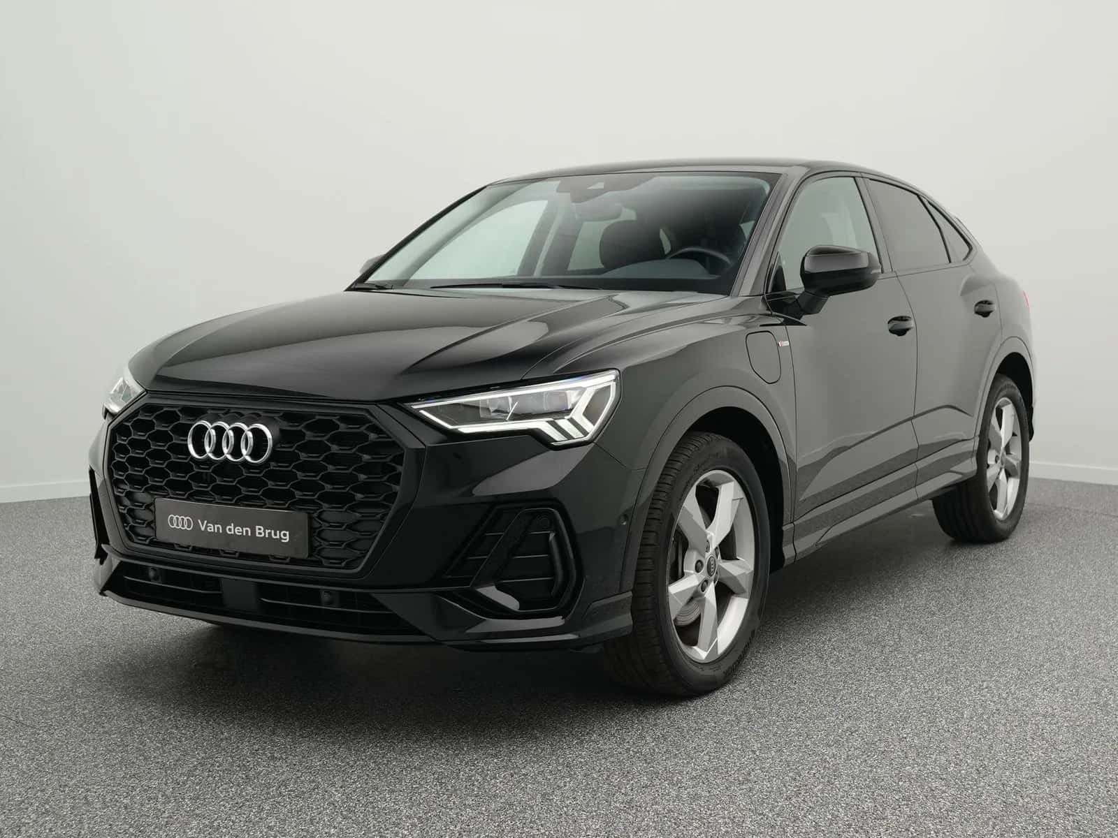 Audi Q3 (2021) — foto 1