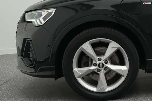 Audi Q3 (2021) thumbnail 7