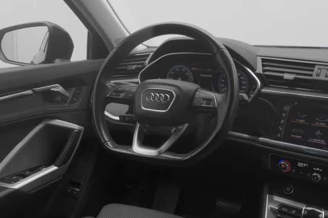 Audi Q3 (2021) thumbnail 8