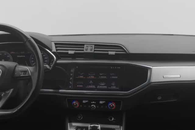 Audi Q3 (2021) thumbnail 9