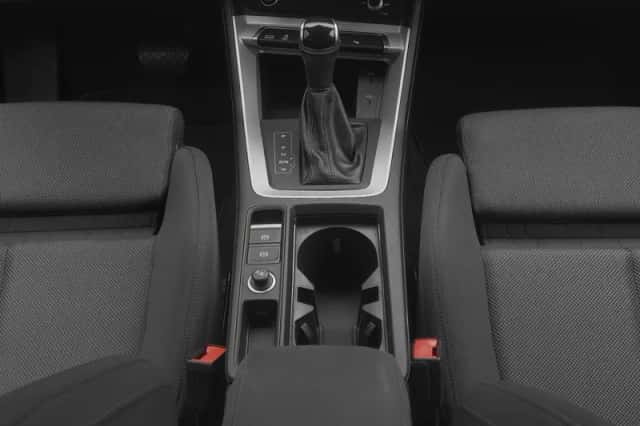 Audi Q3 (2021) thumbnail 10