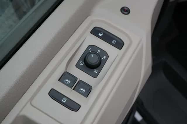 Volkswagen California (2025) thumbnail 40