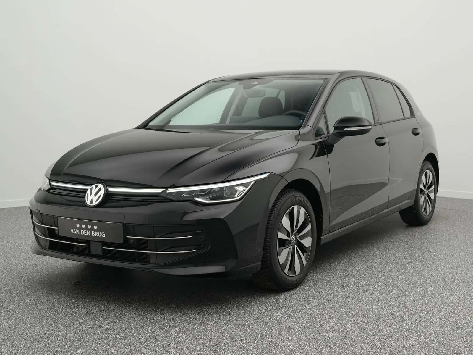 Volkswagen Golf (2025) — foto 1