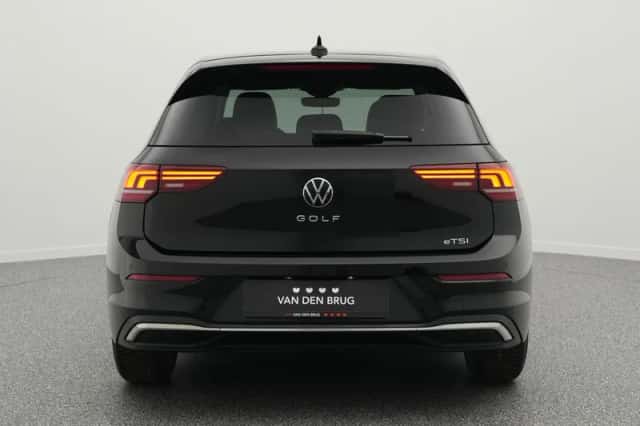 Volkswagen Golf (2025) thumbnail 5