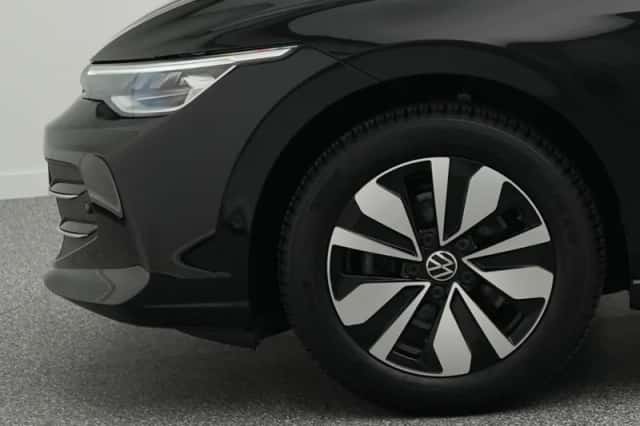 Volkswagen Golf (2025) thumbnail 6