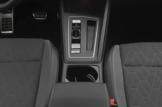 Volkswagen Golf (2025) thumbnail 9