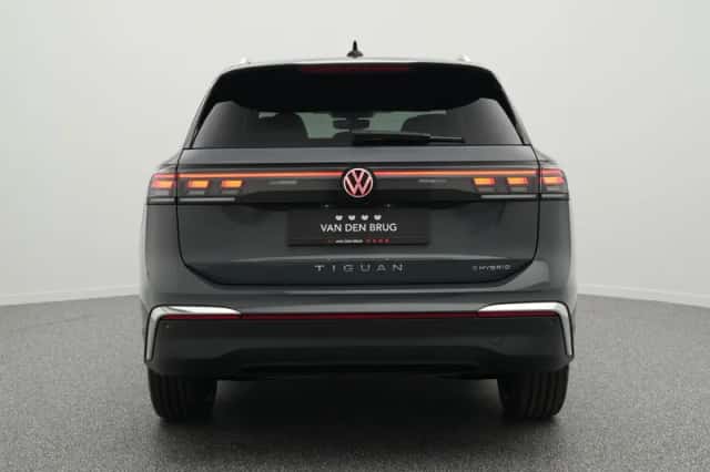 Volkswagen Tiguan (2025) thumbnail 5