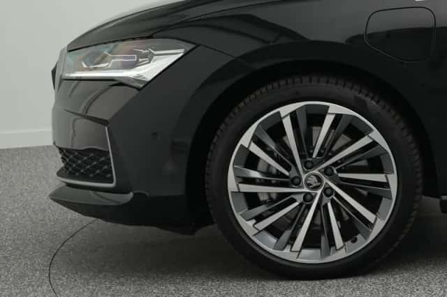 Škoda Superb (2025) thumbnail 4