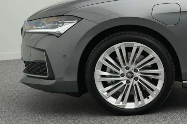 Škoda Superb (2025) thumbnail 5