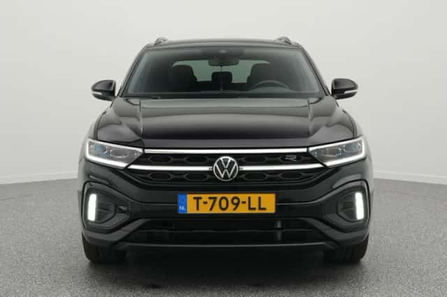 Volkswagen T-Roc (2023) thumbnail 3