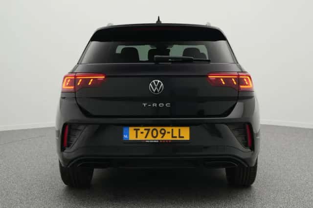 Volkswagen T-Roc (2023) thumbnail 4