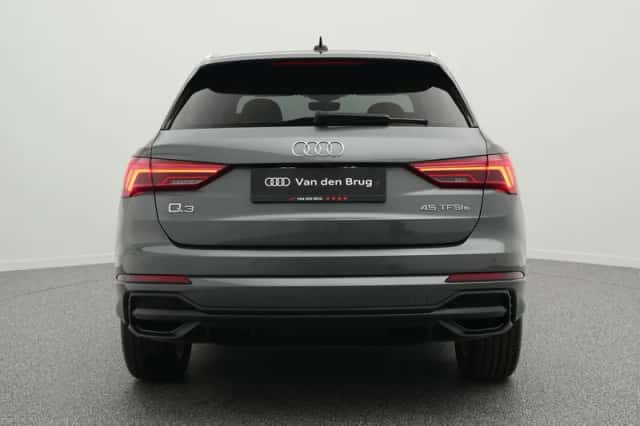 Audi Q3 (2022) thumbnail 6