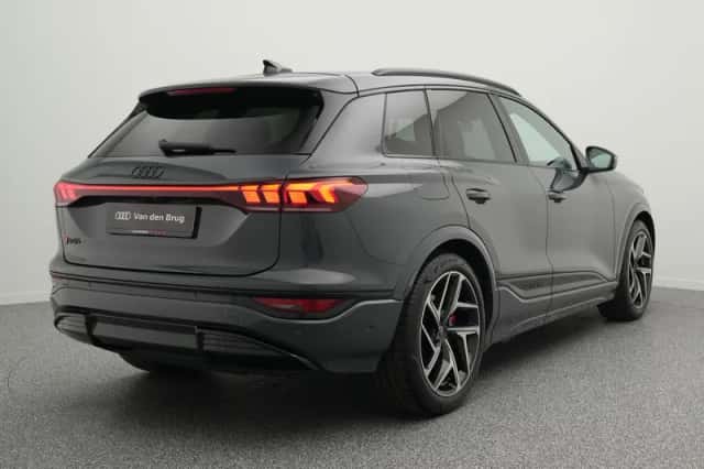 Audi Q6 e-tron (2025) thumbnail 2